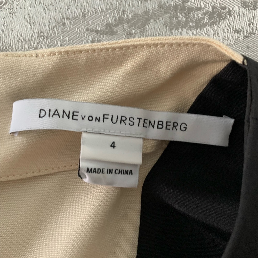 Colorblock Pattern -DVF - Picture 2 of 8